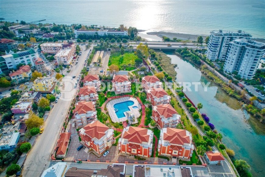 Two-level apartment 240 m² in the Kestel area, next to the river-id-9385-photo-28