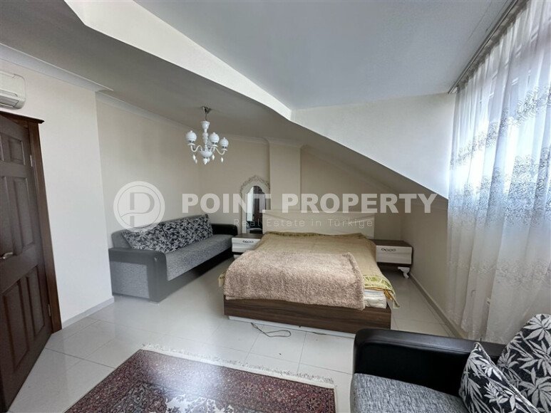 Двухуровневая квартира 240 м² в районе Махмутлар, на первой линии-id-9401-фото-4