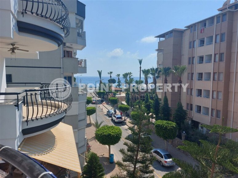 Spacious apartment 105 m² in Tosmur area, first line, sea view, residence permit-id-9426-photo-3