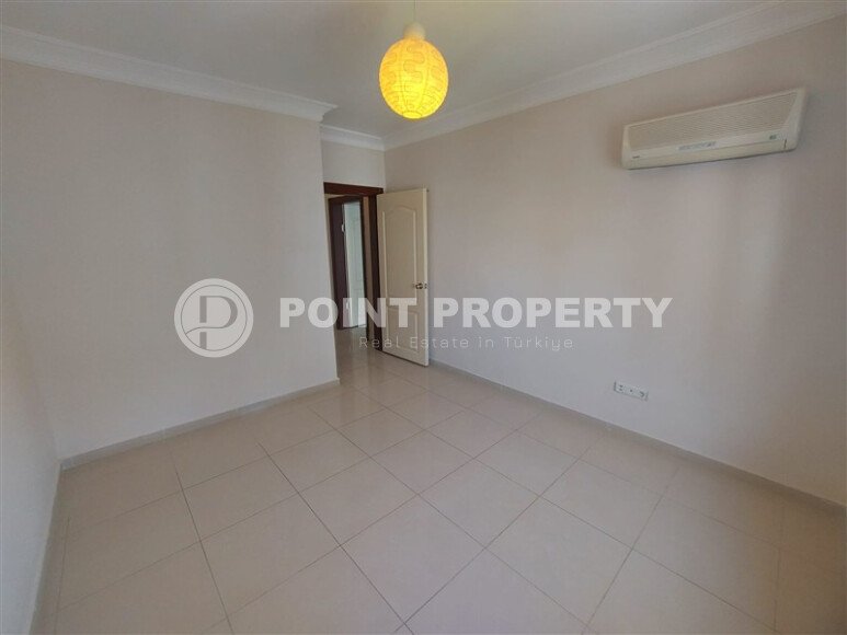Spacious apartment 105 m² in Tosmur area, first line, sea view, residence permit-id-9426-photo-11