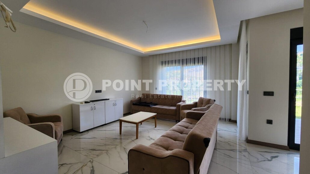 Stylish 2-storey 3+1 villa with an area of 220 m² in the Kargicak area-id-9446-photo-2