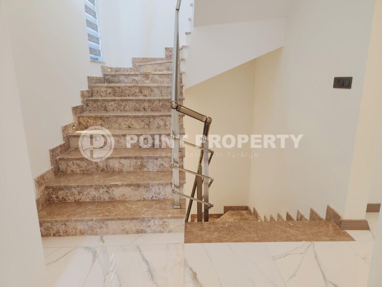 Stylish 2-storey 3+1 villa with an area of 220 m² in the Kargicak area-id-9446-photo-15