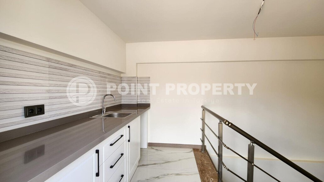 Stylish 2-storey 3+1 villa with an area of 220 m² in the Kargicak area-id-9446-photo-17