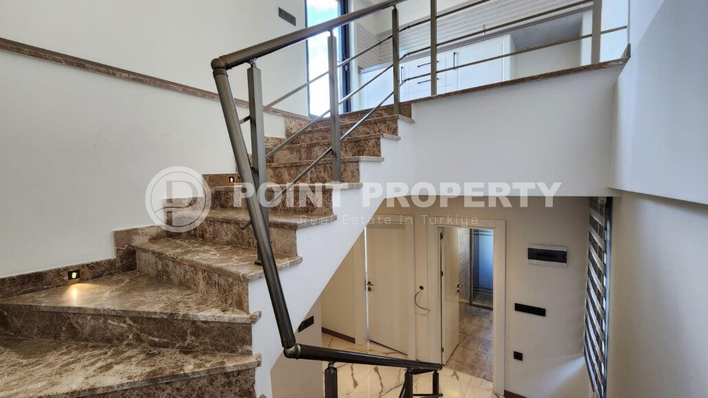 Stylish 2-storey 3+1 villa with an area of 220 m² in the Kargicak area-id-9446-photo-19
