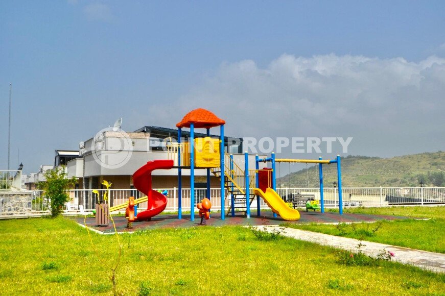 Stylish 2-storey 3+1 villa with an area of 220 m² in the Kargicak area-id-9446-photo-28