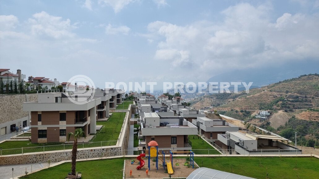 Stylish 2-storey 3+1 villa with an area of 220 m² in the Kargicak area-id-9446-photo-34