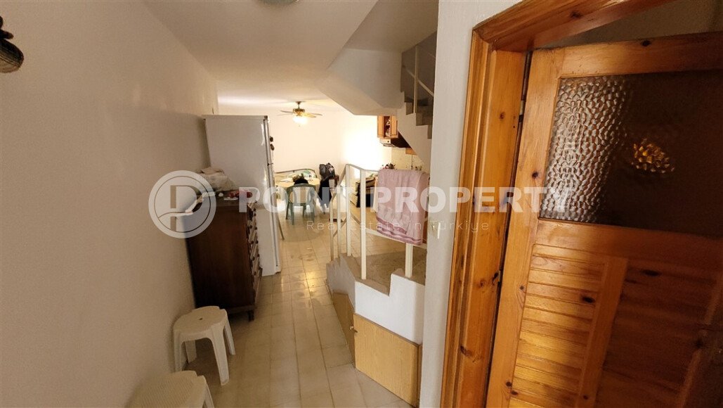 Вилла-близнец с видом на море в районе Демирташ, 180 м²-id-9478-фото-17