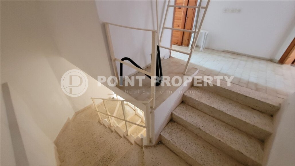 Вилла-близнец с видом на море в районе Демирташ, 180 м²-id-9478-фото-19