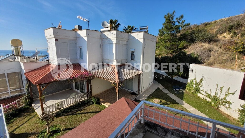 Вилла-близнец с видом на море в районе Демирташ, 180 м²-id-9478-фото-26