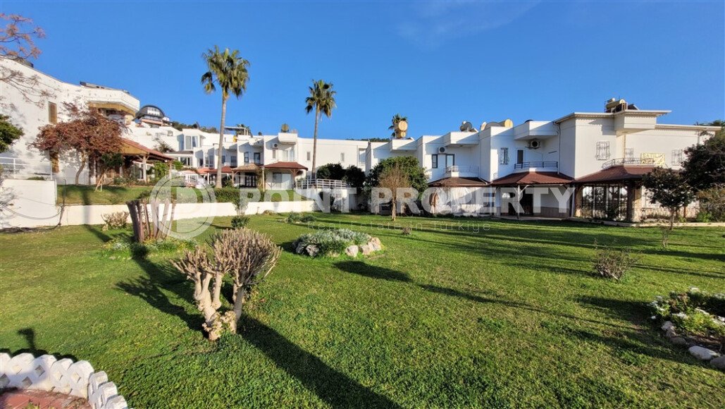 Вилла-близнец с видом на море в районе Демирташ, 180 м²-id-9478-фото-33