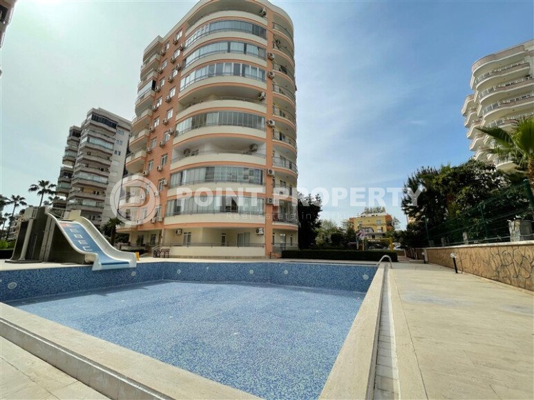 Spacious 2+1 apartment of 135 m² in the popular Mahmutlar area-id-9485-photo-1