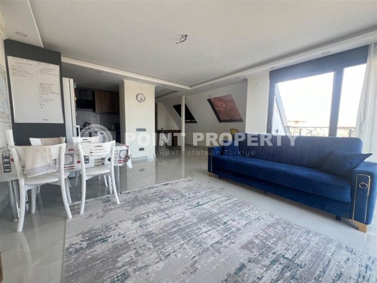 Panoramic duplex apartment 2+1 area 120 m² in the center of Alanya, Cleopatra beach area-id-9500-photo-2