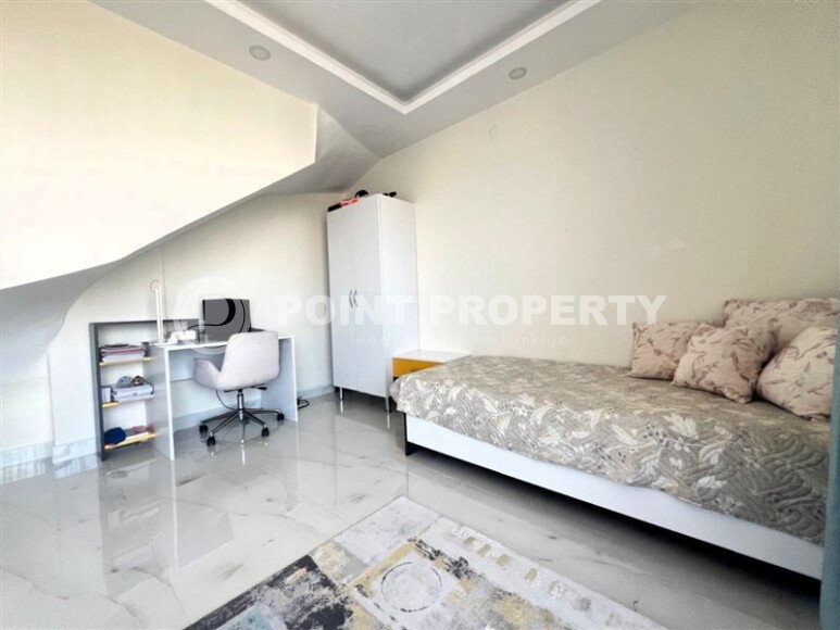 Panoramic duplex apartment 2+1 area 120 m² in the center of Alanya, Cleopatra beach area-id-9500-photo-5