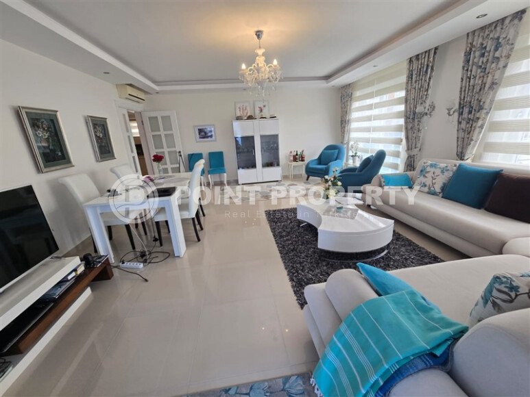 Duplex apartment 4+1 with an area of 205 m² in the prestigious area of Kargicak-id-9508-photo-2
