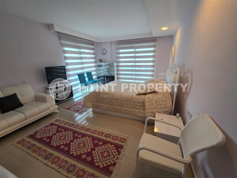 Duplex apartment 4+1 with an area of 205 m² in the prestigious area of Kargicak-id-9508-photo-9