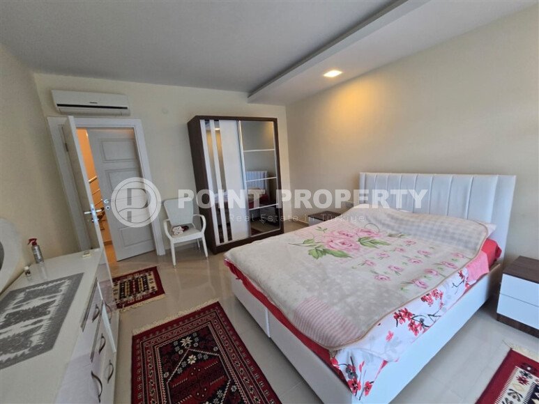 Duplex apartment 4+1 with an area of 205 m² in the prestigious area of Kargicak-id-9508-photo-21