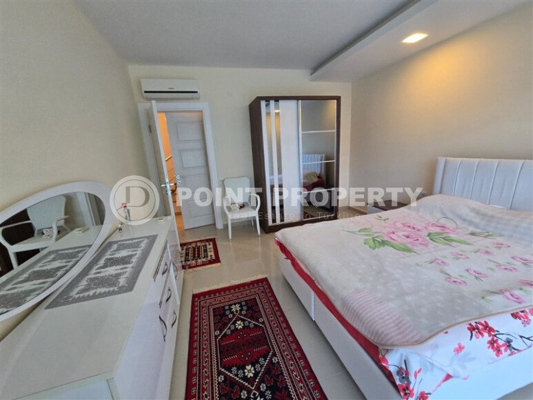 Duplex apartment 4+1 with an area of 205 m² in the prestigious area of Kargicak-id-9508-photo-23