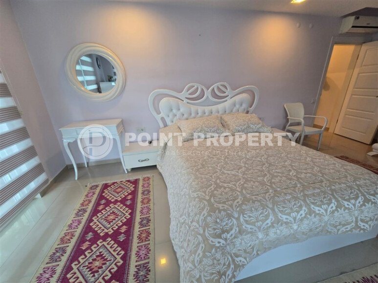 Duplex apartment 4+1 with an area of 205 m² in the prestigious area of Kargicak-id-9508-photo-24