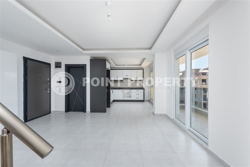 Penthouse 2+1 with a beautiful view in a new complex in Avsallar-id-9512-photo-2