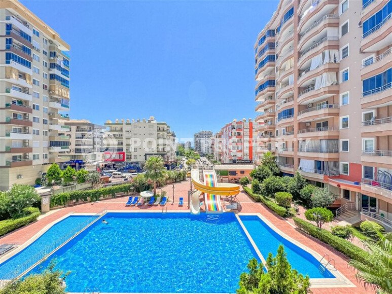 Spacious apartment with furniture and appliances in the Mahmutlar area, in a complex with a huge territory and developed infrastructure.-id-9535-photo-3