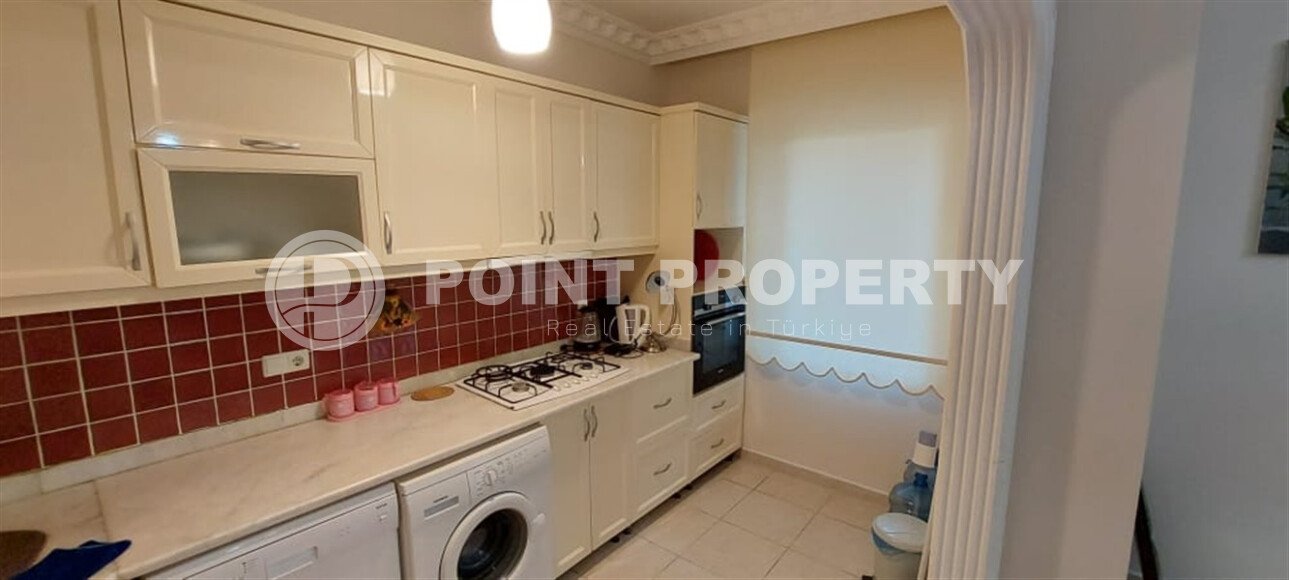 Spacious apartment with furniture and appliances in the Mahmutlar area, in a complex with a huge territory and developed infrastructure.-id-9535-photo-8