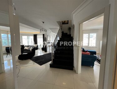 Large two-level apartment 3+1 with an area of 235 m² in the Saray area, the center of Alanya-id-9567-photo-3
