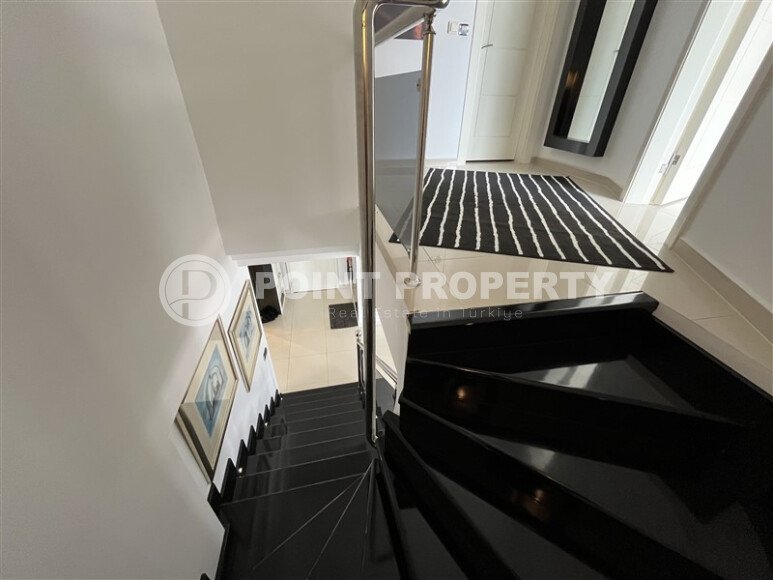 Large two-level apartment 3+1 with an area of 235 m² in the Saray area, the center of Alanya-id-9567-photo-24