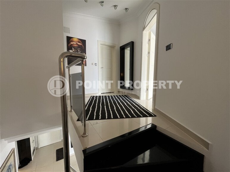 Large two-level apartment 3+1 with an area of 235 m² in the Saray area, the center of Alanya-id-9567-photo-25