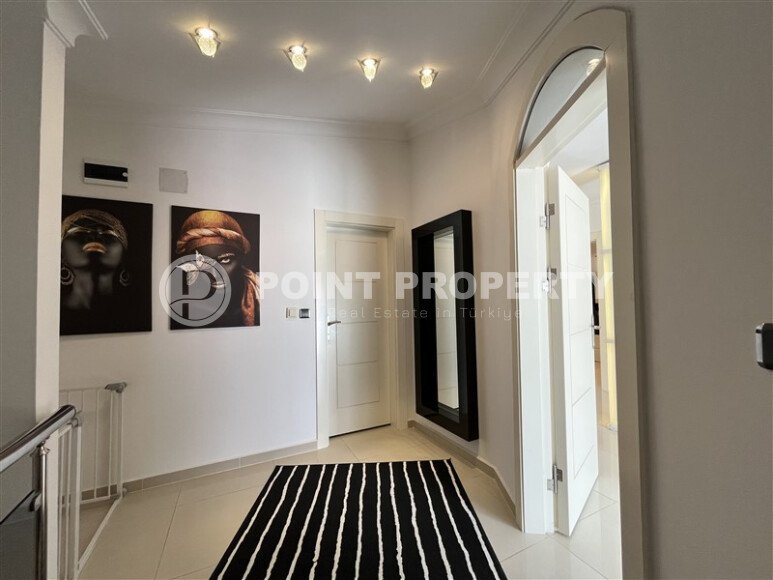Large two-level apartment 3+1 with an area of 235 m² in the Saray area, the center of Alanya-id-9567-photo-29