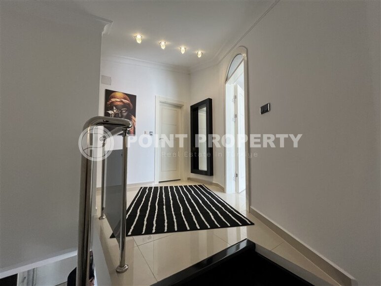 Large two-level apartment 3+1 with an area of 235 m² in the Saray area, the center of Alanya-id-9567-photo-30