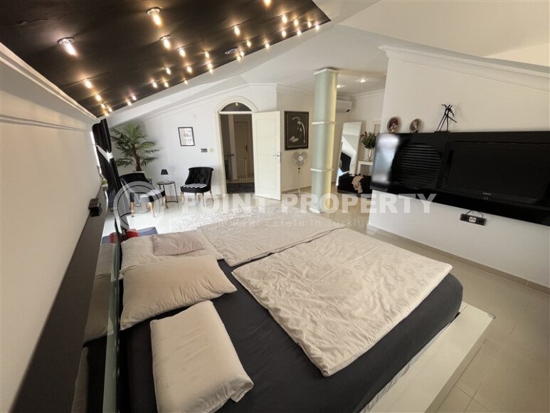 Large two-level apartment 3+1 with an area of 235 m² in the Saray area, the center of Alanya-id-9567-photo-36