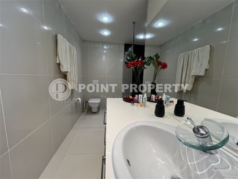 Large two-level apartment 3+1 with an area of 235 m² in the Saray area, the center of Alanya-id-9567-photo-45