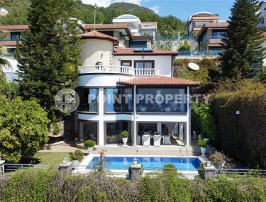 Панорамная триплекс-вилла 250 м² с мебелью, видом на море и Кале в районе Бекташ, Аланья-id-9590-фото-1