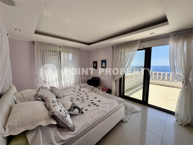 Panoramic triplex villa 250 m² with furniture, sea and Kale views in Bektas area, Alanya-id-9590-photo-7