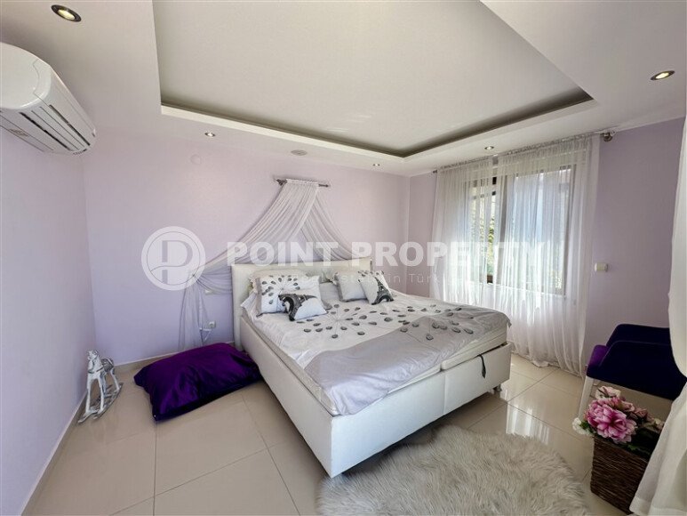Panoramic triplex villa 250 m² with furniture, sea and Kale views in Bektas area, Alanya-id-9590-photo-8