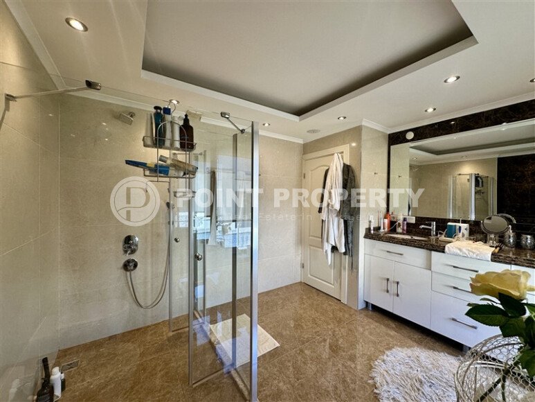 Panoramic triplex villa 250 m² with furniture, sea and Kale views in Bektas area, Alanya-id-9590-photo-12