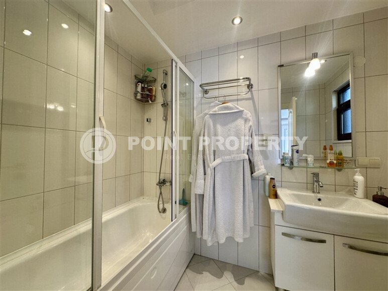 Panoramic triplex villa 250 m² with furniture, sea and Kale views in Bektas area, Alanya-id-9590-photo-15