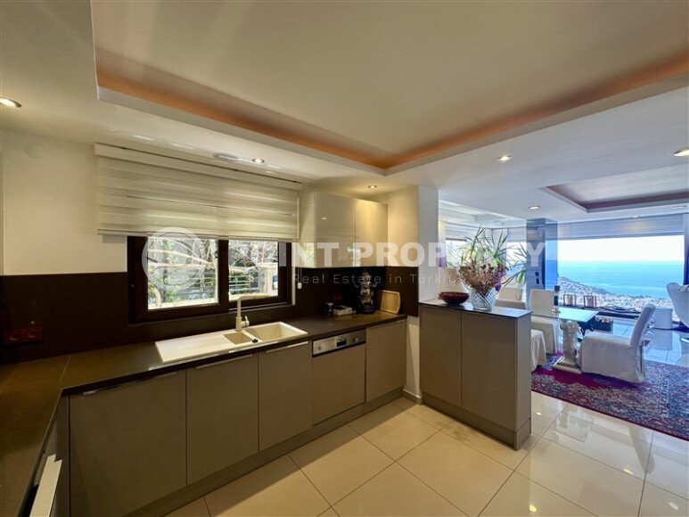 Panoramic triplex villa 250 m² with furniture, sea and Kale views in Bektas area, Alanya-id-9590-photo-20