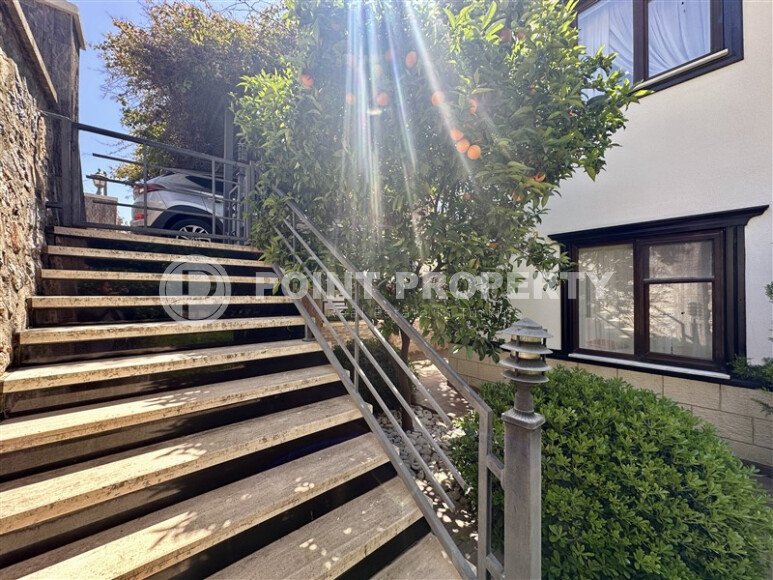 Panoramic triplex villa 250 m² with furniture, sea and Kale views in Bektas area, Alanya-id-9590-photo-34