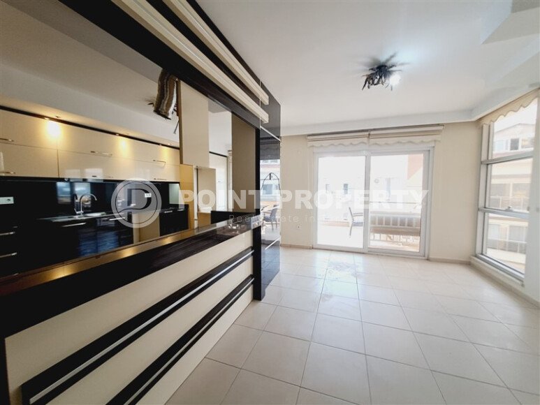 Spacious apartment 250 m² with the possibility of residence permit and citizenship in the Oba area-id-9608-photo-4