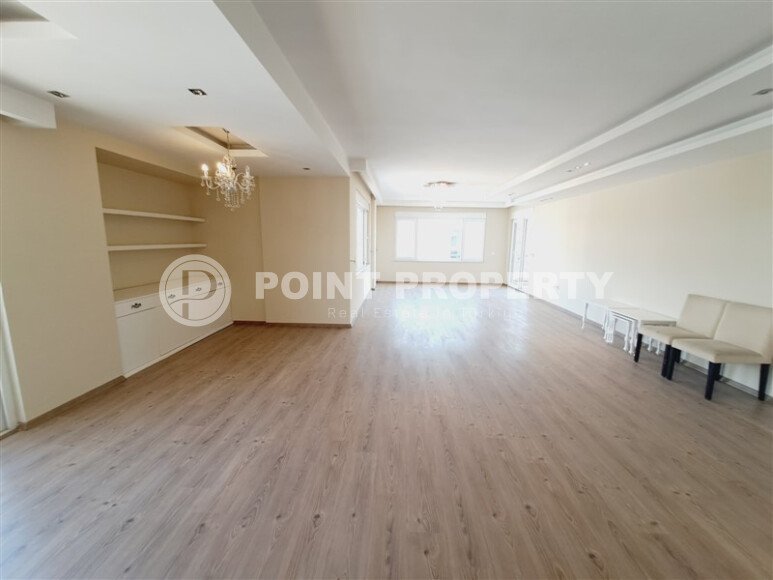 Spacious apartment 250 m² with the possibility of residence permit and citizenship in the Oba area-id-9608-photo-7