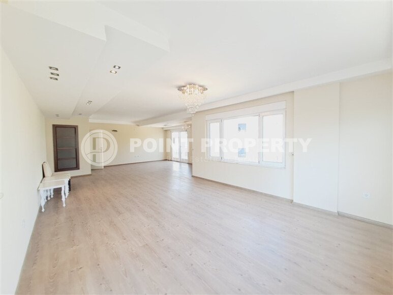 Spacious apartment 250 m² with the possibility of residence permit and citizenship in the Oba area-id-9608-photo-8