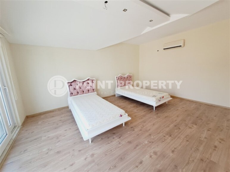 Spacious apartment 250 m² with the possibility of residence permit and citizenship in the Oba area-id-9608-photo-9
