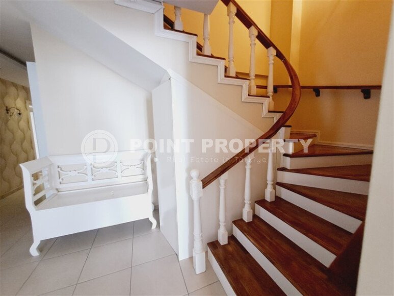 Spacious apartment 250 m² with the possibility of residence permit and citizenship in the Oba area-id-9608-photo-11