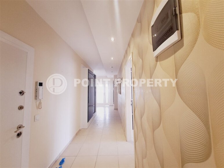 Spacious apartment 250 m² with the possibility of residence permit and citizenship in the Oba area-id-9608-photo-12