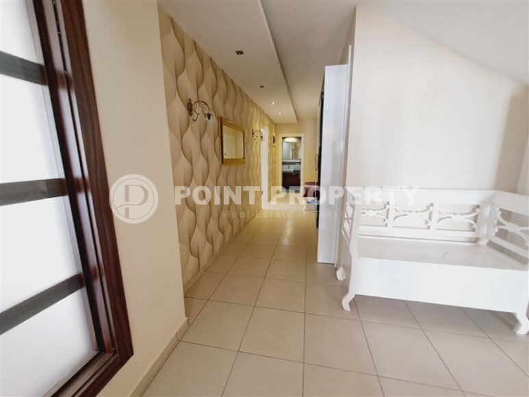 Spacious apartment 250 m² with the possibility of residence permit and citizenship in the Oba area-id-9608-photo-13
