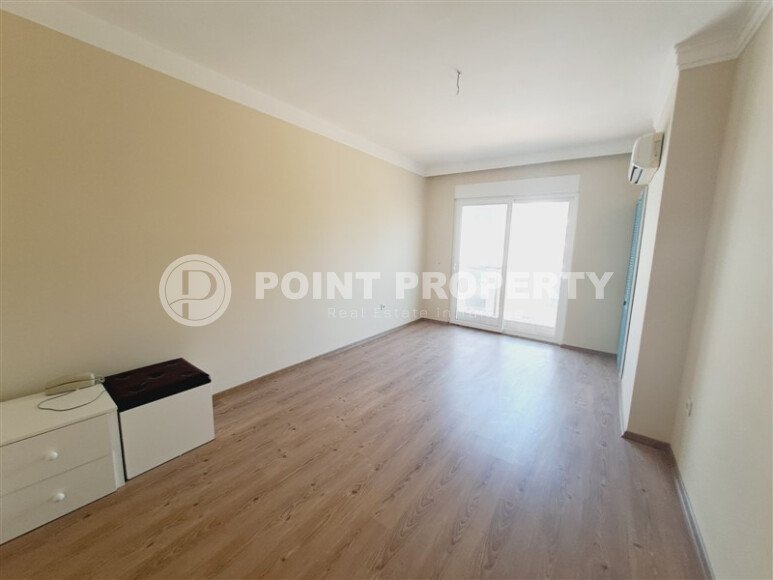 Spacious apartment 250 m² with the possibility of residence permit and citizenship in the Oba area-id-9608-photo-16