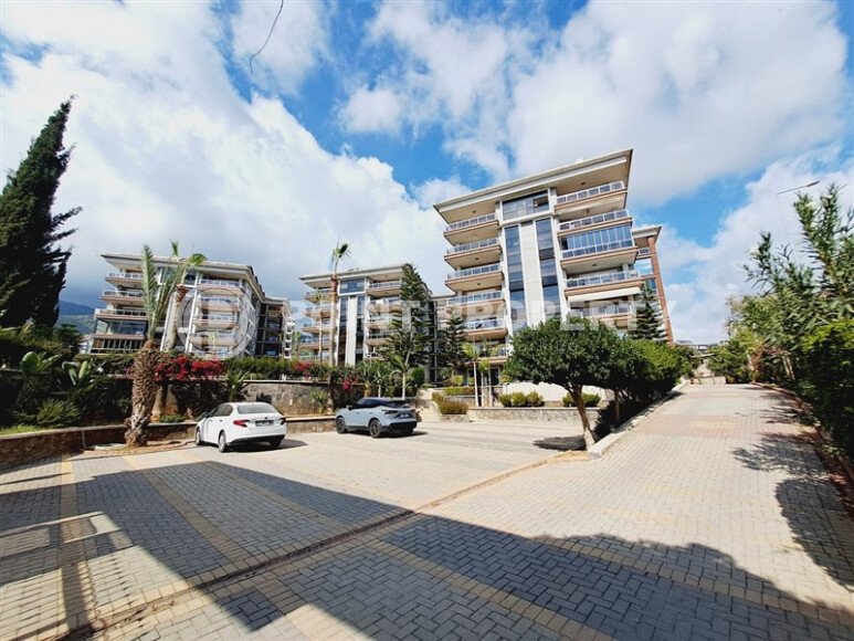 Spacious apartment 250 m² with the possibility of residence permit and citizenship in the Oba area-id-9608-photo-30