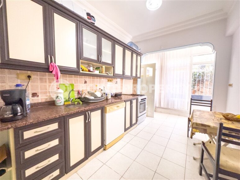 Солнечная квартира 110 м² с отдельной кухней в центре Аланьи, район Кале рядом с морем-id-9618-фото-7