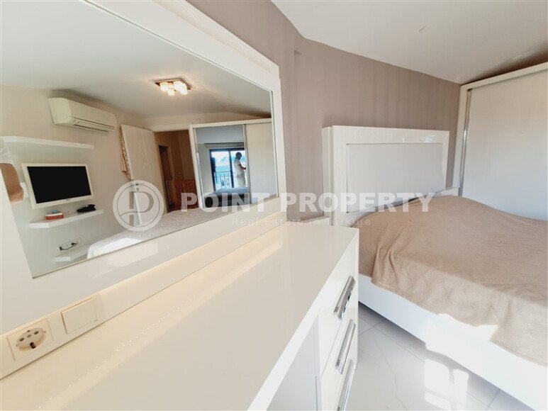 Furnished duplex 2+1, 100 m² in the center of Alanya with hotel infrastructure in the Cleopatra beach area-id-9630-photo-11